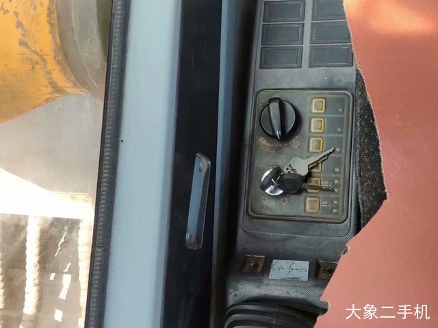 现代 R225LC-7 挖掘机