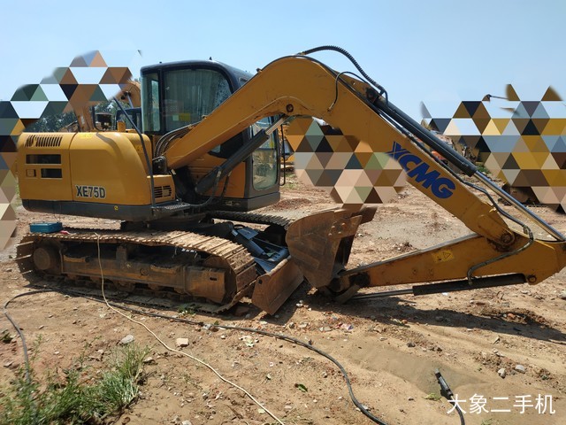 徐工 XE75D 挖掘机