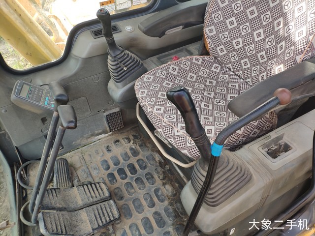 小松 PC220-6 挖掘机