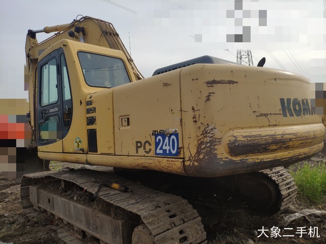 小松 PC220-6 挖掘机