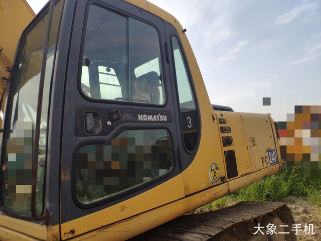 小松 PC220-6 挖掘机