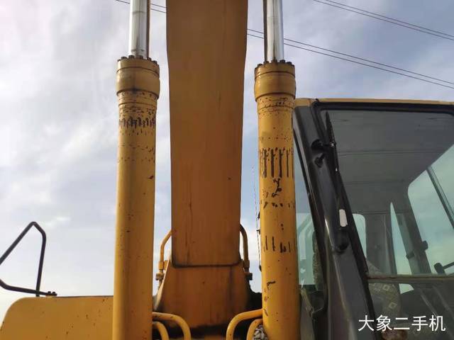 小松 PC220-6 挖掘机