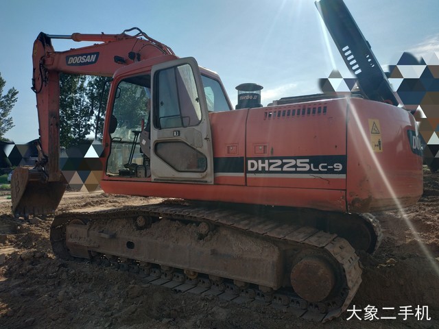 斗山 DH225LC-9 挖掘机