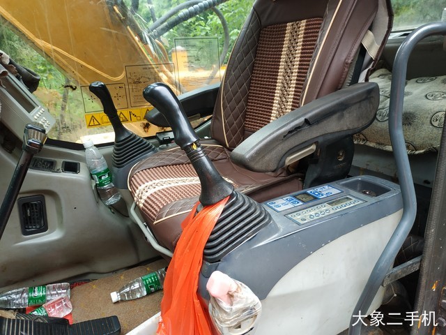 三一重工 SY135C-8 挖掘机