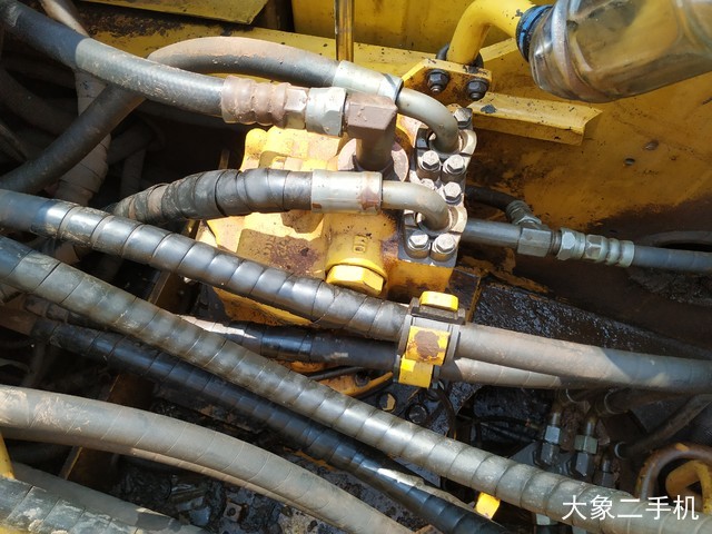 小松 PC200-8 挖掘机