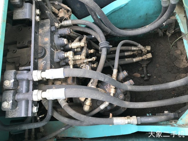 神钢 SK140LC-8 挖掘机