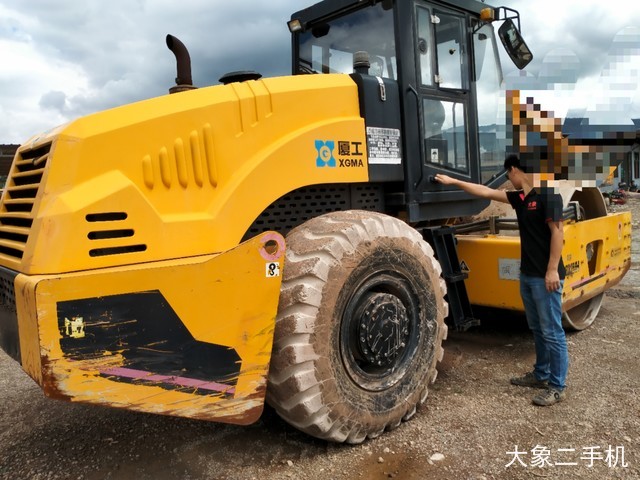 厦工 XG622MH 压路机