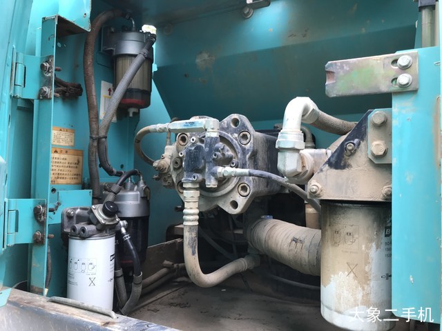 神钢 SK210LC-8 挖掘机