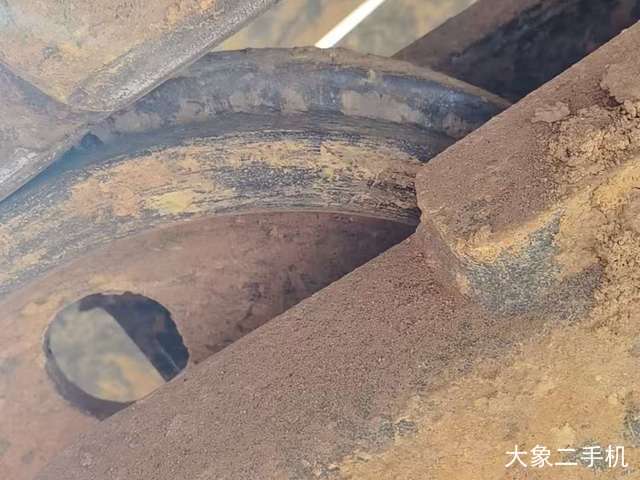 山东临工 E680F 挖掘机