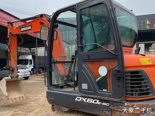 斗山 DX60E-9C 挖掘机