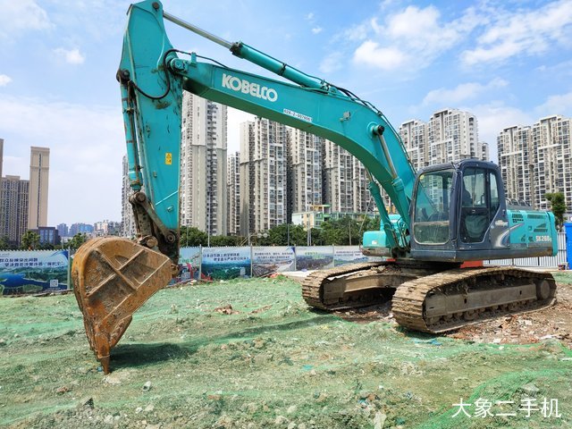 神钢 SK260LC-8 挖掘机