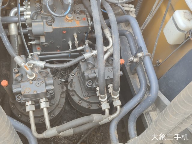 徐工 XE470C 挖掘机