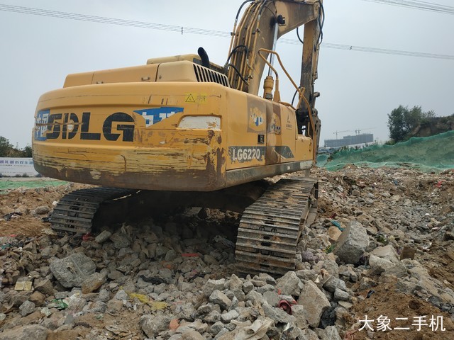 山东临工 LG6220 挖掘机