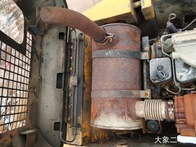 现代 R130W-5 挖掘机