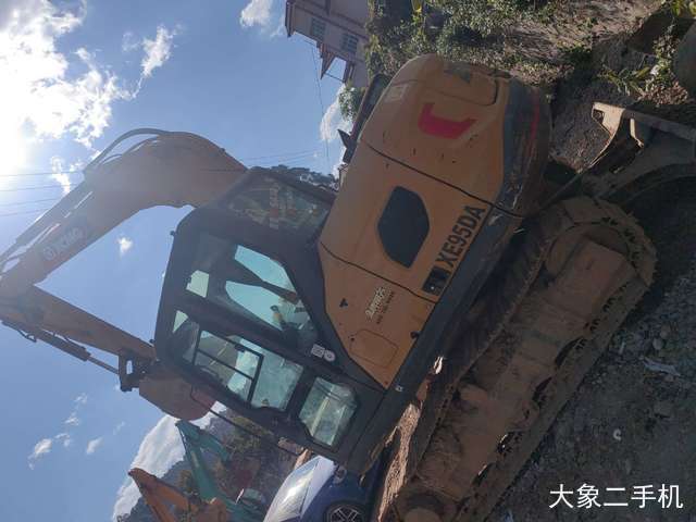 徐工 XE75G 挖掘机