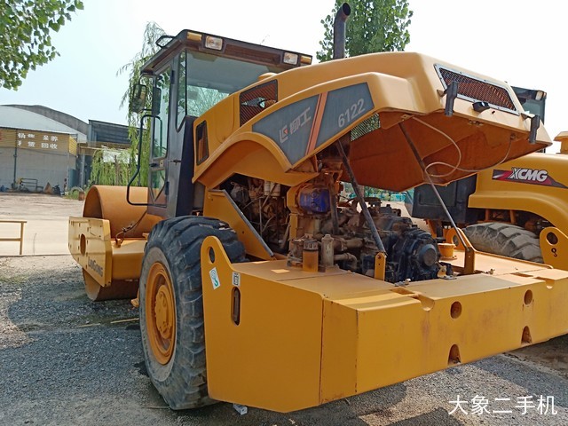 柳工 CLG6122 压路机