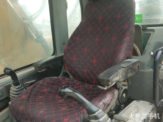 现代 R225LC-7 挖掘机