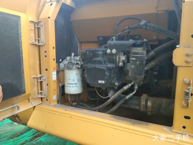 小松 PC240LC-8M0 挖掘机