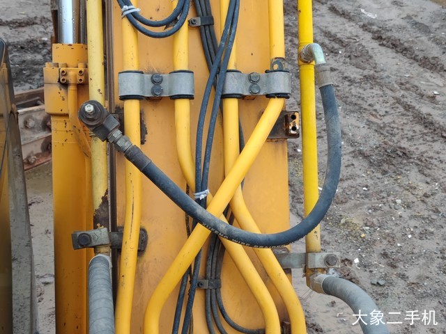 现代 R225-7 挖掘机