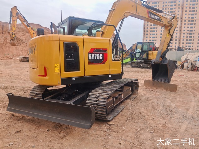 三一重工 SY75C-10 挖掘机