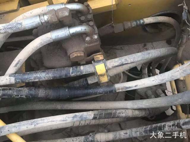 小松 PC200-8 挖掘机