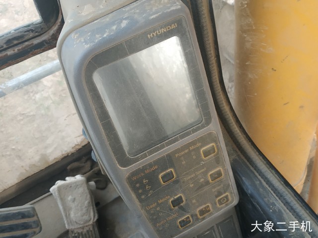 现代 R225LC-7 挖掘机