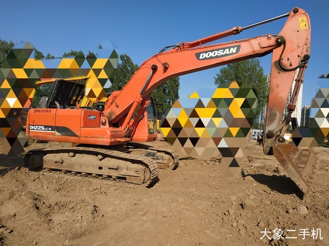 斗山 DH225LC-9 挖掘机