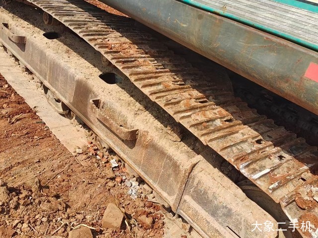 神钢 SK260 挖掘机