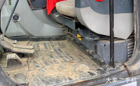 神钢 SK140LC-8 挖掘机