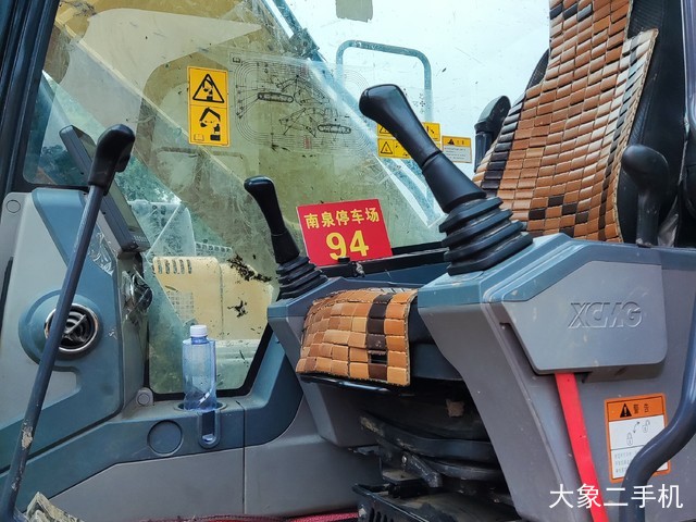 徐工 XE200DA 挖掘机