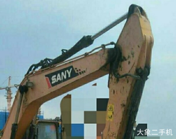 三一重工 SY215C-9 挖掘机