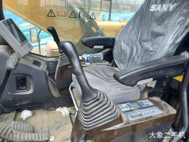 三一重工 SY245C-9 挖掘机