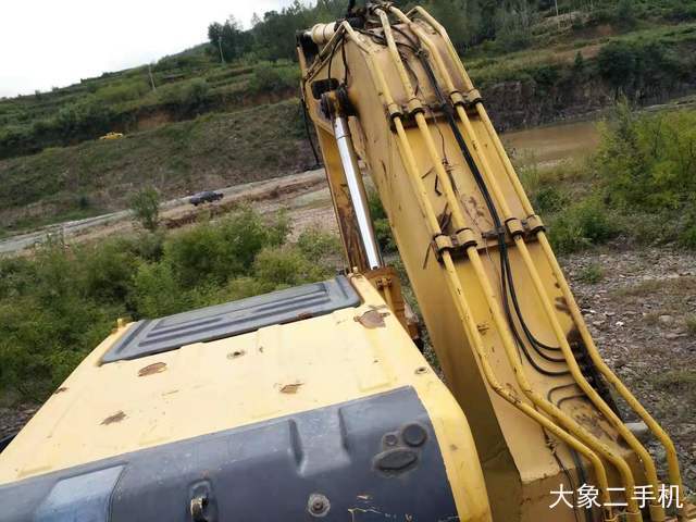 小松 PC240LC-8 挖掘机