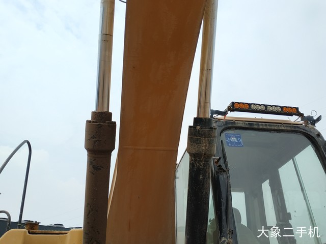 卡特彼勒 323DL 挖掘机