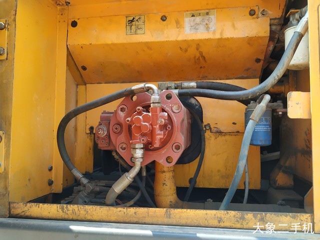 现代 R225LC-7 挖掘机