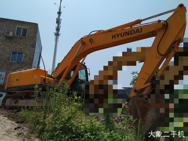 现代 R225LC-7 挖掘机