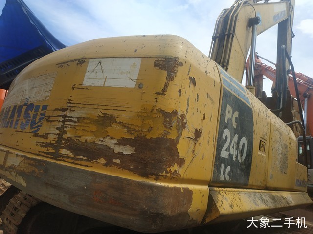 小松 PC240LC-8 挖掘机