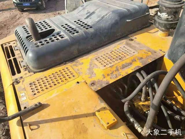 雷沃重工 FR225E 挖掘机