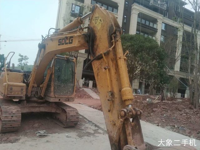 山东临工 LG6135E 挖掘机