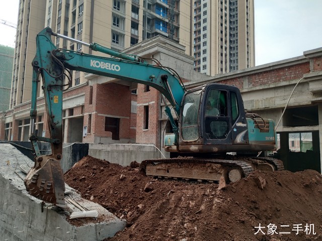 神钢 SK140LC-8 挖掘机