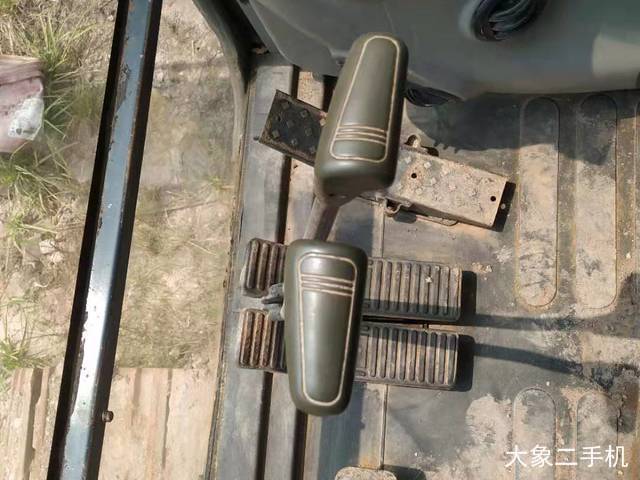 雷沃重工 FR225E 挖掘机