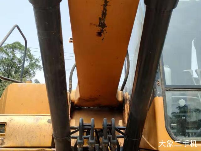 雷沃重工 FR225E 挖掘机