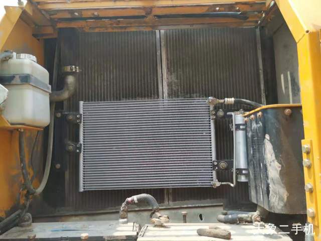 雷沃重工 FR225E 挖掘机