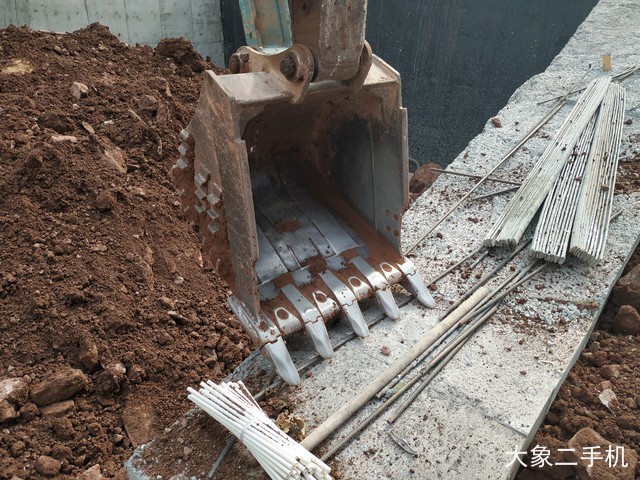 神钢 SK140LC-8 挖掘机