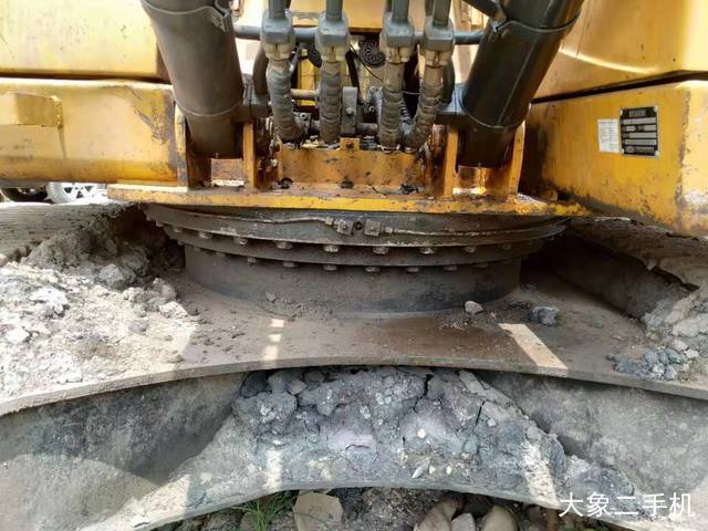 雷沃重工 FR225E 挖掘机