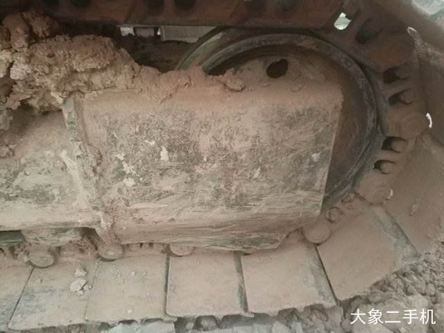 山东临工 LG6135E 挖掘机