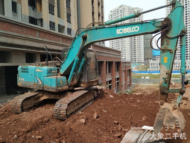 神钢 SK140LC-8 挖掘机