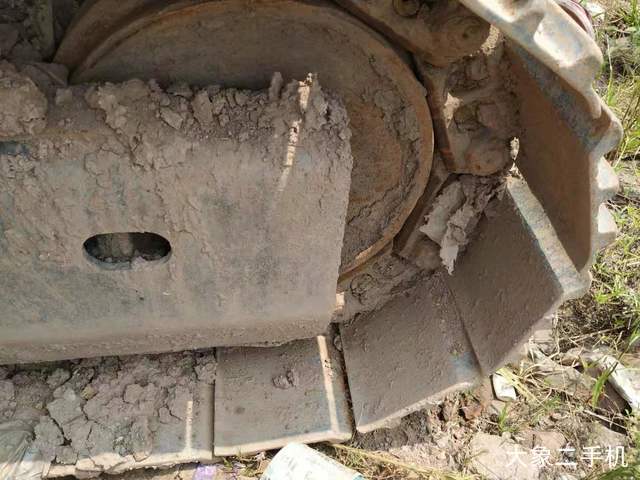 雷沃重工 FR225E 挖掘机