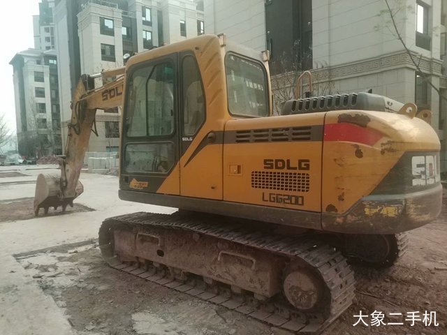 山东临工 LG6135E 挖掘机