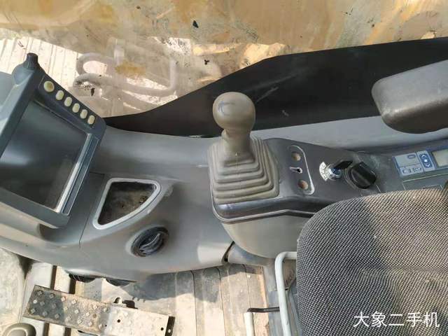 雷沃重工 FR225E 挖掘机